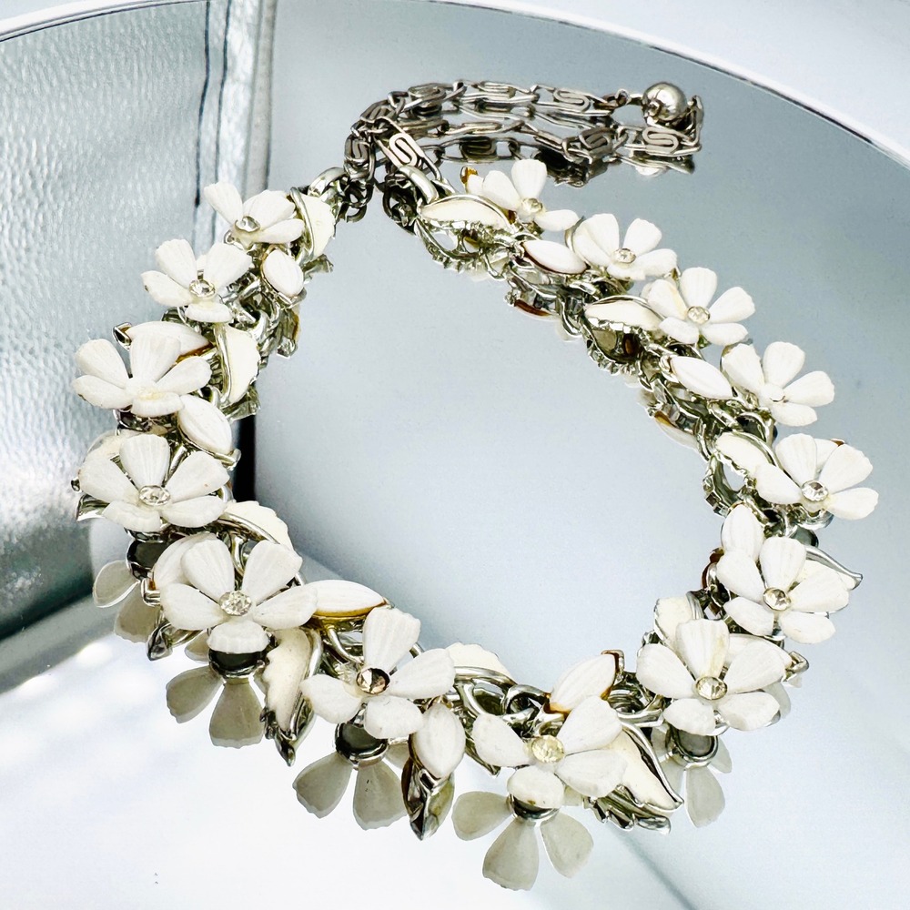 Vintage Lisner White Flower Rhinestone Choker Necklace Silver Tone 16.5"